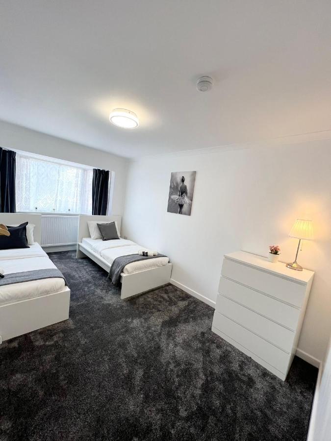 Stunning Flat In Greater London Hotel Exterior foto