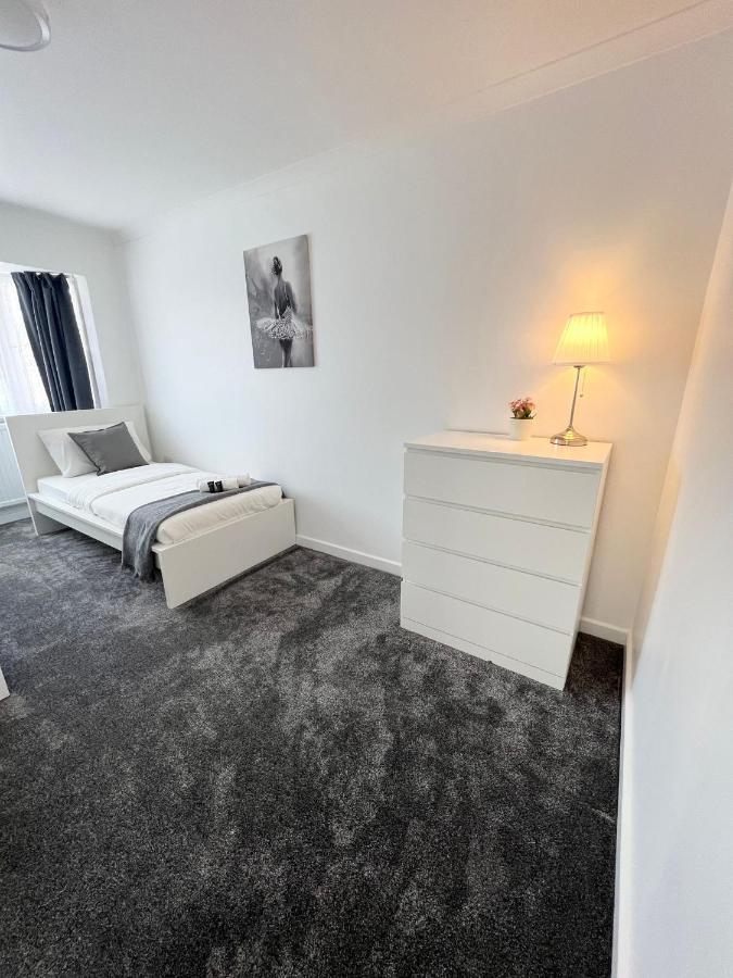Stunning Flat In Greater London Hotel Exterior foto
